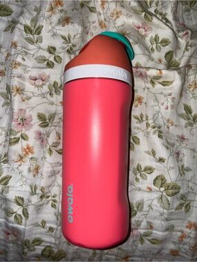 Owalo Insulated Water Bottle in Coral Pink with Teal Accent